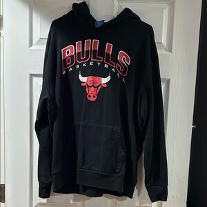 Black Bulls Basketball Hoodie XL